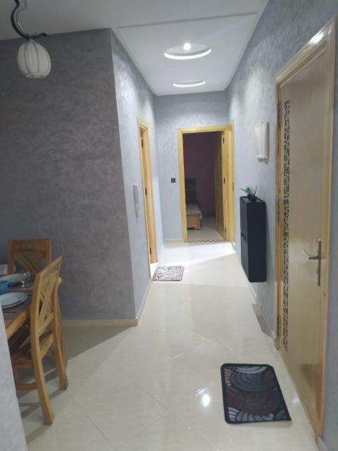 Appartement à alliance mehdia 2 juste pour couple marié on n'accepte pas les voyageurs célibataires ou les groupes d amis Kenitra Esterno foto