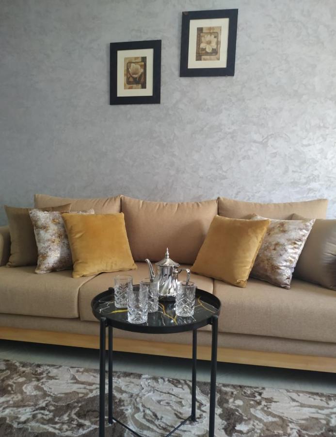 Appartement à alliance mehdia 2 juste pour couple marié on n'accepte pas les voyageurs célibataires ou les groupes d amis Kenitra Esterno foto